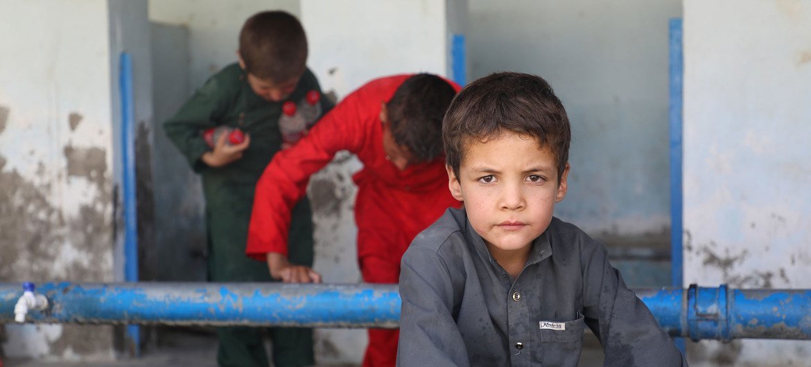 More than 400 families have taken shelter in a school in southern Kabul, the capital of Afghanistan. More than 400 families have taken shelter in a school in southern Kabul, the capital of Afghanistan.