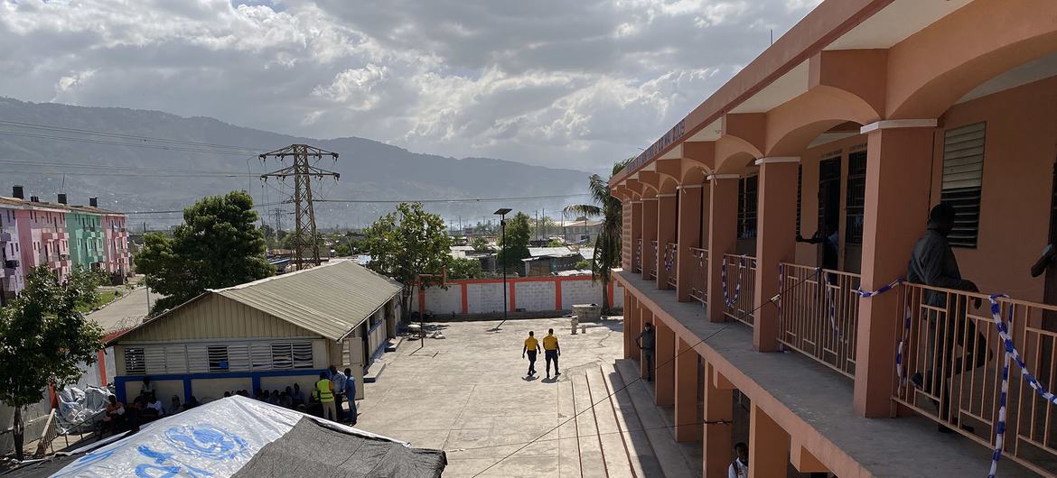 L'ONU soutient la réouverture d'écoles comme le Lycée National de La Saline.