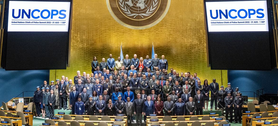 Group photo of participants of the third United Nations Summit of Chiefs of Police (UNCOPS).