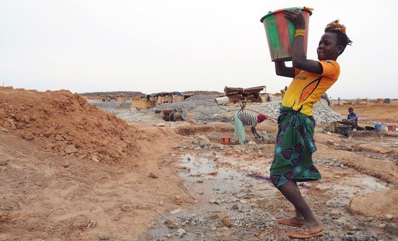 In Burkina Faso, 39% of children aged 5 to 14 years old are involved in child labour. In Burkina Faso, 39% of children aged 5 to 14 years old are involved in child labour.