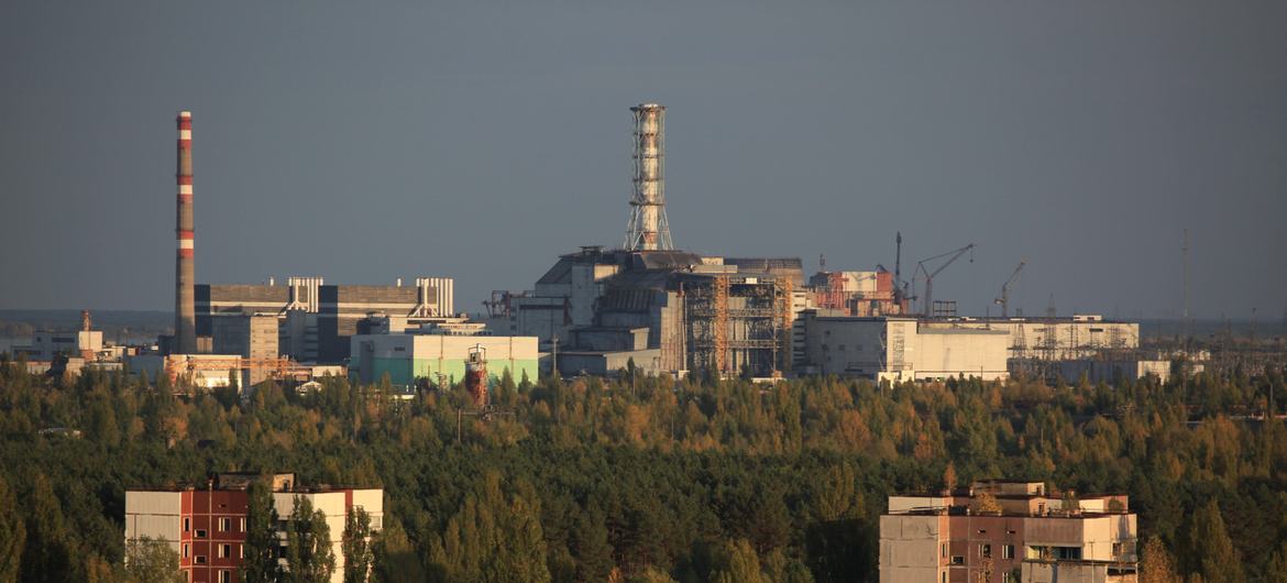 The damaged unit 4 reactor and shelter at Chernobyl, Ukraine. The damaged unit 4 reactor and shelter at Chernobyl, Ukraine.
