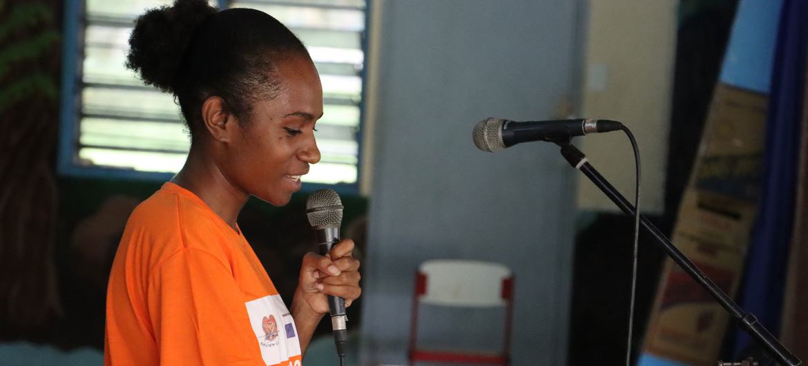Primrose, Youth Coordinator for the Family Health Association (FHA) in East New Britain province, addresses senior students at Kokopo Secondary School, Papua New Guinea.