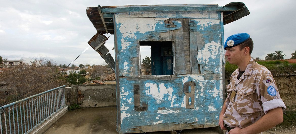 The United Nations Peacekeeping Force in Cyprus (UNFICYP) controls the buffer zone between the opposing sides. (file) The United Nations Peacekeeping Force in Cyprus (UNFICYP) controls the buffer zone between the opposing sides. (file)