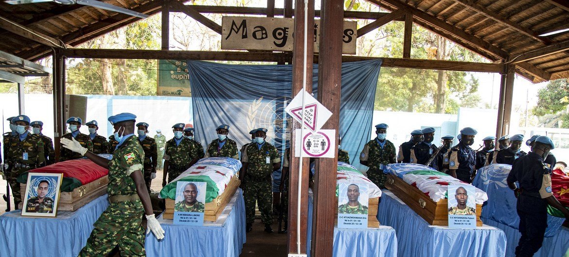 A ceremony in Bangui commemorates five UN peacekeepers who lost their lives last year while working in the Central African Republic. 