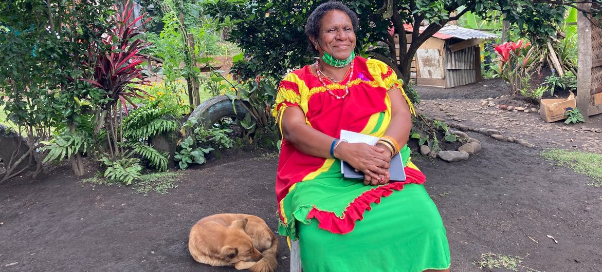 Human rights defender Eriko Furerefa, Kafe Urban Settlement Women's Association, Goroka, East Central Highlands Province, Papua New Guinea