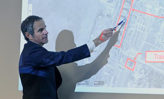 At a press briefing in Vienna, Rafael Mariano Grossi, IAEA Director General, points to the Zaporizhzhia Nuclear Power Plant in Ukraine on a map. At a press briefing in Vienna, Rafael Mariano Grossi, IAEA Director General, points to the Zaporizhzhia Nuclear Power Plant in Ukraine on a map.