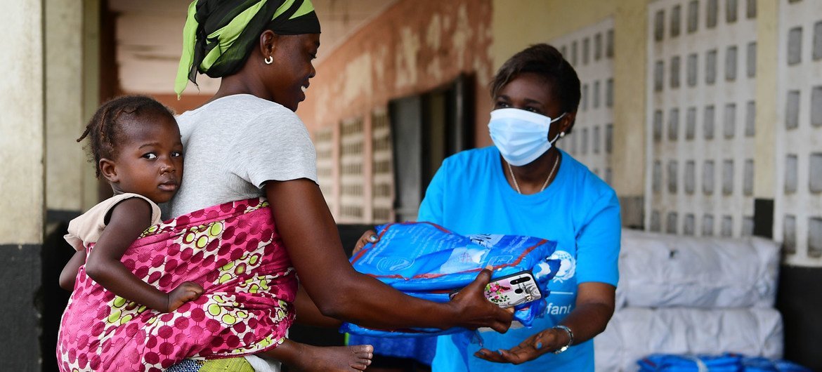 UNICEF are distributing critical supplies to families in Côte d’Ivoire during the COVID-19 pandemic.