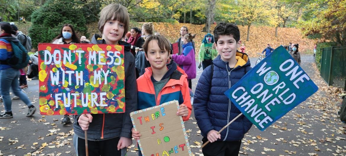 In Glasgow, Scotland, people take part in a demonstration for climate action, led by youth climate activists and organized on the sidelines of the 2021 UN Climate Change Conference (COP26). In Glasgow, Scotland, people take part in a demonstration for climate action, led by youth climate activists and organized on the sidelines of the 2021 UN Climate Change Conference (COP26).