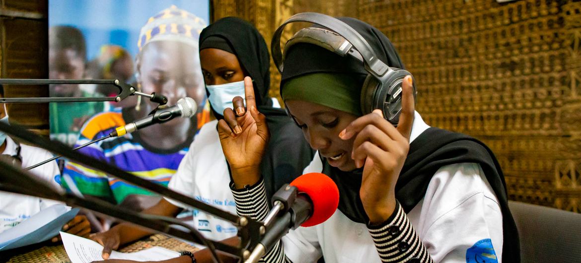 A young journalist from Timbuktu presents the evening news on Radio Jamana, in Koulikoro, Mali. A young journalist from Timbuktu presents the evening news on Radio Jamana, in Koulikoro, Mali.