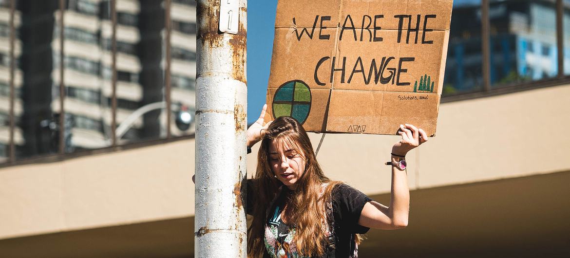 A youth climate activist takes part in a demonstration in Toronto, Canada. (file) A youth climate activist takes part in a demonstration in Toronto, Canada. (file)