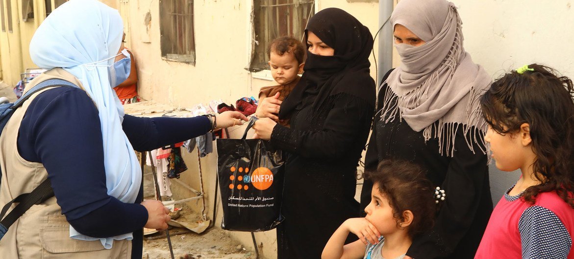 UNFPA distributed dignity kits to women in Beirut following the devastating explosion. UNFPA distributed dignity kits to women in Beirut following the devastating explosion.