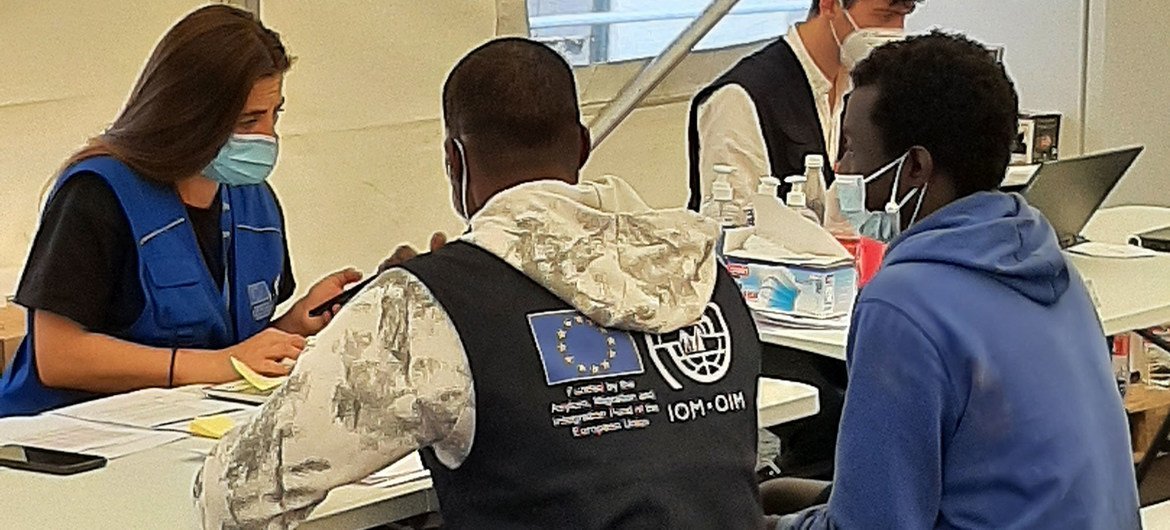 IOM are providing newly arrived migrants with emergency shelter and assistance on the Canary Islands. IOM are providing newly arrived migrants with emergency shelter and assistance on the Canary Islands.