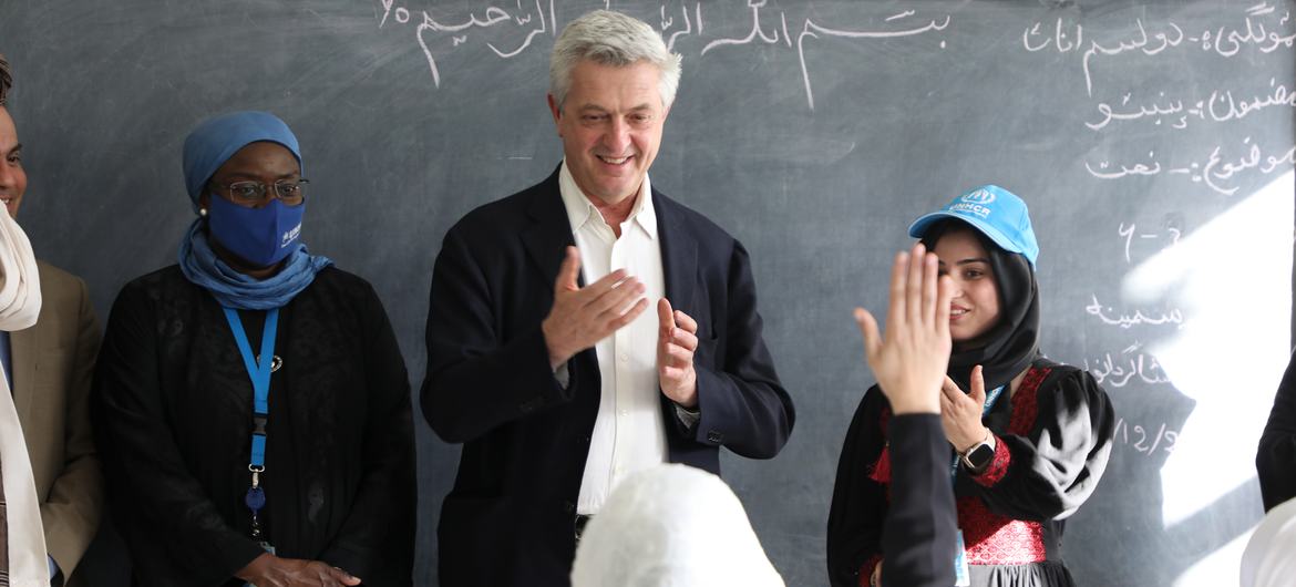 High Commissioner Filippo Grandi visits a girls’ high school in the Saracha area of Jalalabad, Afghanistan. High Commissioner Filippo Grandi visits a girls’ high school in the Saracha area of Jalalabad, Afghanistan.
