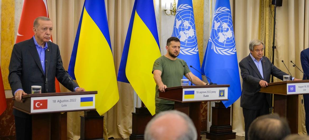 Secretary-General António Guterres (right), Presidents Volodymyr Zelinskyy (center) and Recep Tayyip Erdoğan of Türkiye, brief the journalists at a press conference in Lviv, Ukraine. Secretary-General António Guterres (right), Presidents Volodymyr Zelinskyy (center) and Recep Tayyip Erdoğan of Türkiye, brief the journalists at a press conference in Lviv, Ukraine.