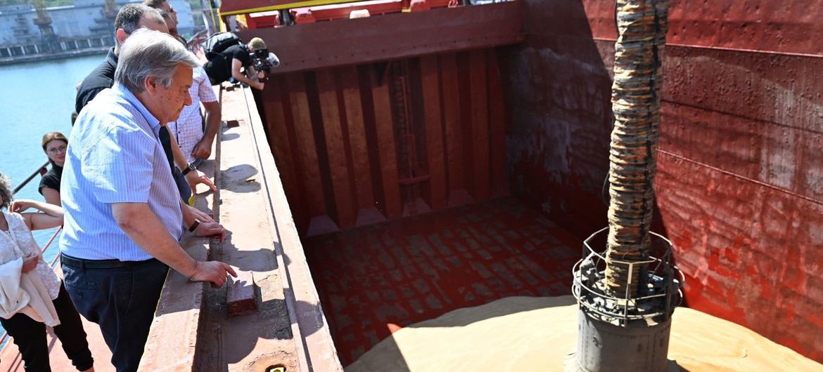 Secretary General António Guterres watches grain being loaded onto the Kubrosliy ship in Odessa, Ukraine. 