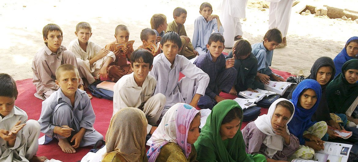 A UNICEF-supported community-based school in Jalalabad, the capital of Afghanistan's eastern Nangarhar province, before the Taliban seized control of the country. (file) A UNICEF-supported community-based school in Jalalabad, the capital of Afghanistan's eastern Nangarhar province, before the Taliban seized control of the country. (file)