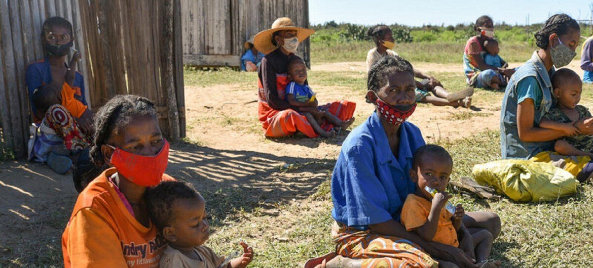 Every month, WFP provides food assistance to 750,000 people in Southern Madagascar Every month, WFP provides food assistance to 750,000 people in Southern Madagascar