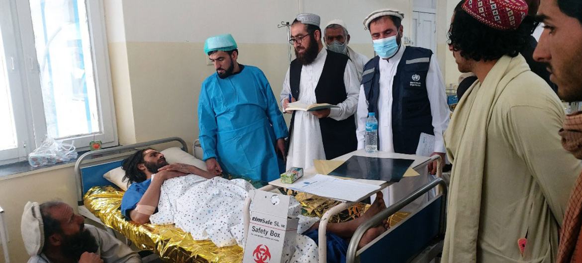 WHO teams are supporting local health workers in saving lives and taking care of people affected by the earthquake in Afghanistan. WHO teams are supporting local health workers in saving lives and taking care of people affected by the earthquake in Afghanistan.