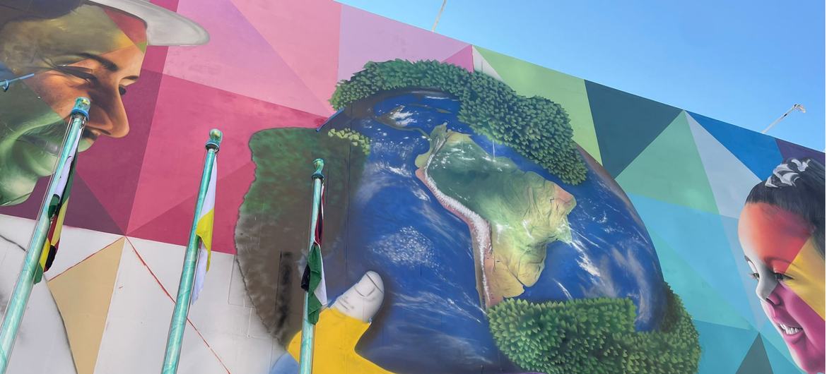 Brezilyalı sanatçı Eduardo Kobra'nın New York'taki BM Genel Merkezi'nin duvarında sürdürülebilirliğe adanmış devasa yeni duvar resminden bazı yakın plan detaylar.
