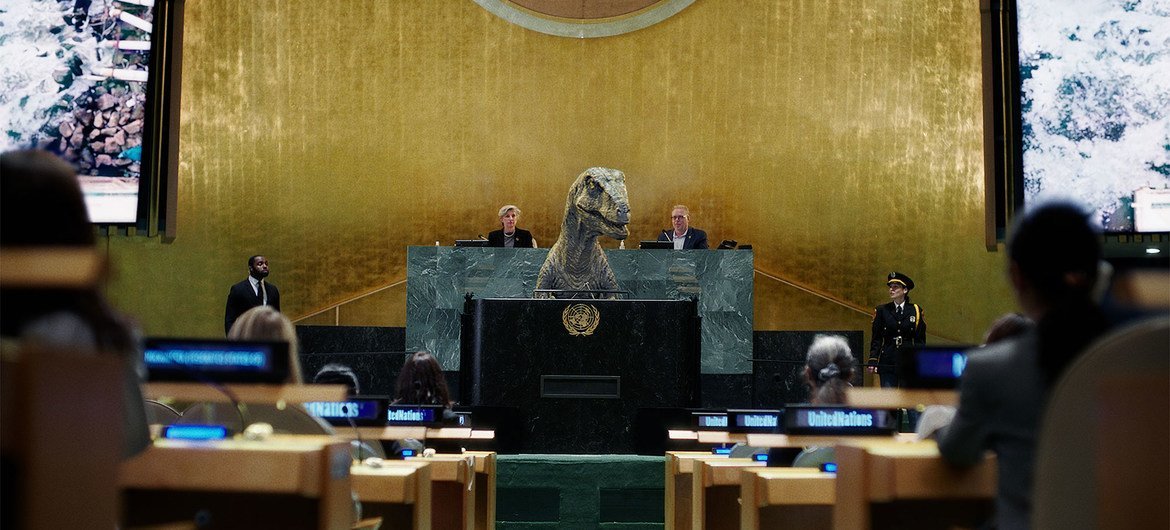In a UNDP short film, Frankie the dinosaur urges world leaders not to choose extinction. In a UNDP short film, Frankie the dinosaur urges world leaders not to choose extinction.