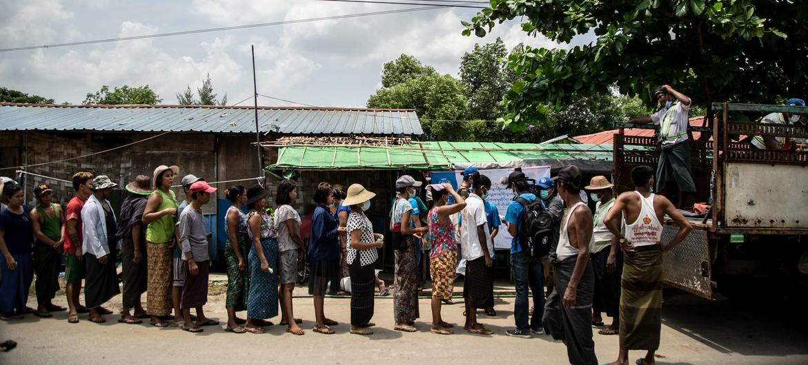 Rice distribution in urban Yangon, Myanmar. Rice distribution in urban Yangon, Myanmar.