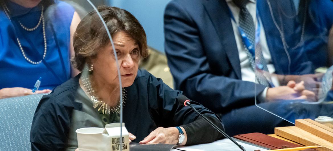 Rosemary DiCarlo, Under-Secretary-General for Political and Peacebuilding Affairs, briefs members of the UN Security Council on the situation in Ukraine. Rosemary DiCarlo, Under-Secretary-General for Political and Peacebuilding Affairs, briefs members of the UN Security Council on the situation in Ukraine.