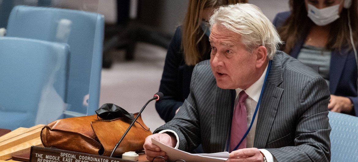 Tor Wennesland, Special Coordinator for the Middle East Peace Process, briefs UN Security Council members on the situation in the Middle East. Tor Wennesland, Special Coordinator for the Middle East Peace Process, briefs UN Security Council members on the situation in the Middle East.