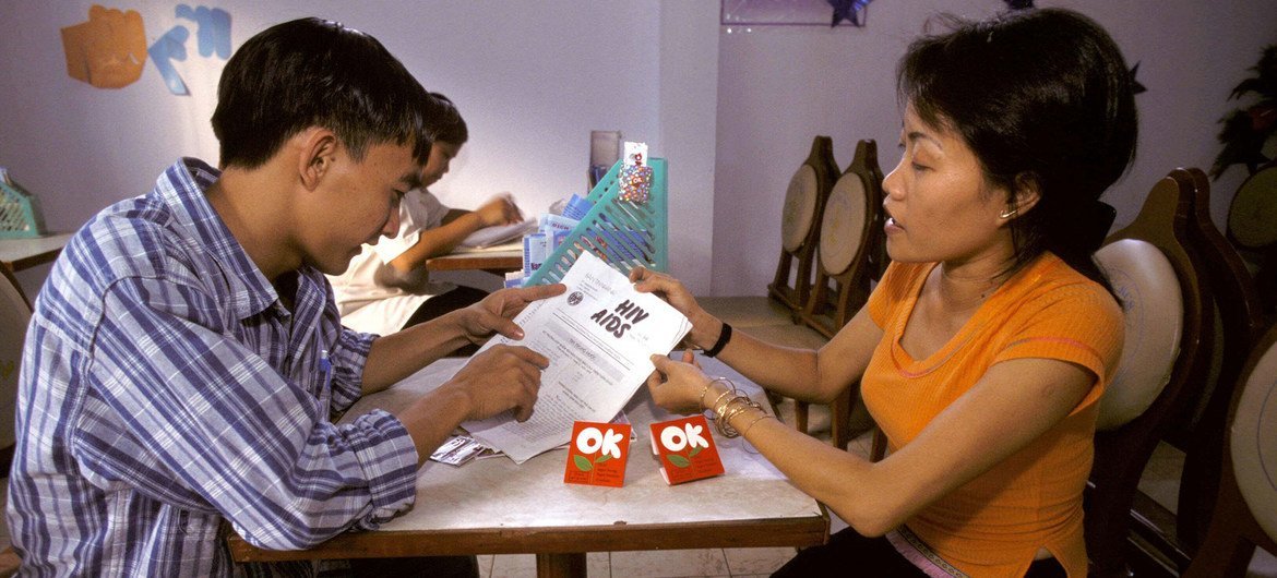 A HIV/AIDS outreach project takes place in Viet Nam. A HIV/AIDS outreach project takes place in Viet Nam.